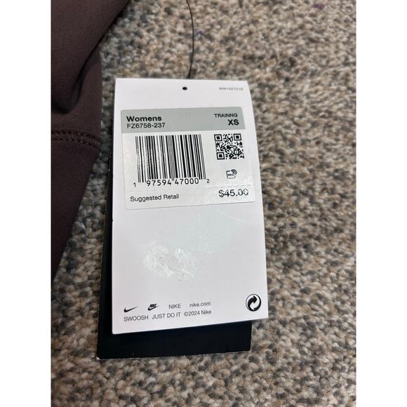 Nike One 8” High Rise Brown Biker Shorts - Size XS - Picture 6 of 12